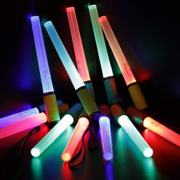 Glow sticks Light sabers 12pk party favors Jedi Star Wars NWT - Picture 3 of 16